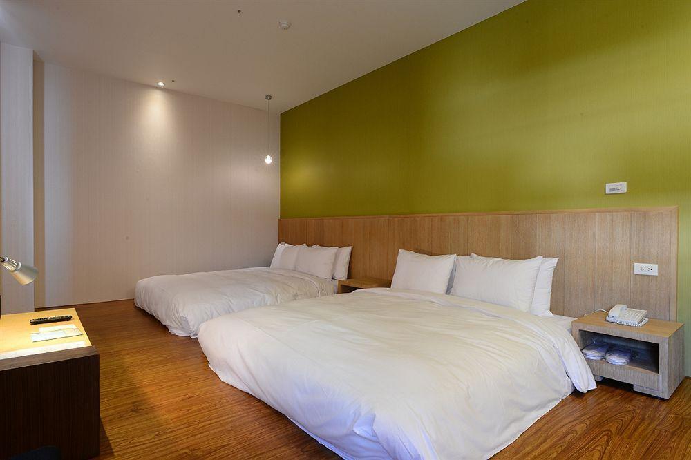 In Young Hotel Kaohsiung Exterior photo